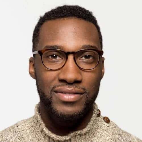 Man wearing Felix Gray blue light reading glasses